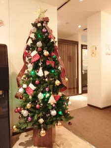 銀座サロンに飾ったクリスマスツリー