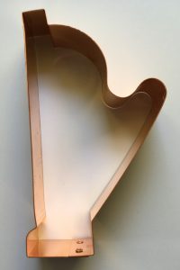 ハープの形をしたクッキー型