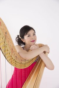 ハープ講師の三浦麻葉