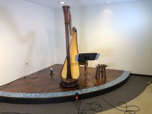ランチタイムコンサートのライブ配信を行うステージ